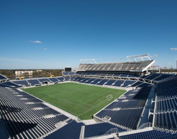 El imponente Camping World Stadium (Florida Cup)