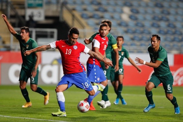 Chile derrotó a Bolivia en el amistoso de marzo con goles de Luis Jiménez y Jean Meneses.