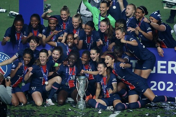 Tiane y PSG, campeonas de la Primera División de Francia.