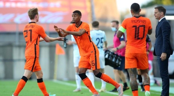 Países Bajos pasó de ser candidato a campeón a quedar eliminados en octavos de final (Getty Images)