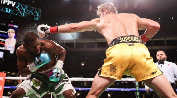 Logan Paul aguantó ocho rounds ante Floyd Mayweather. Foto: Getty Images