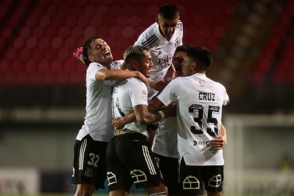 Varios jugadores juveniles de Colo Colo pudieron jugar ante Ñublense en Chillán. Foto: Agencia Uno.
