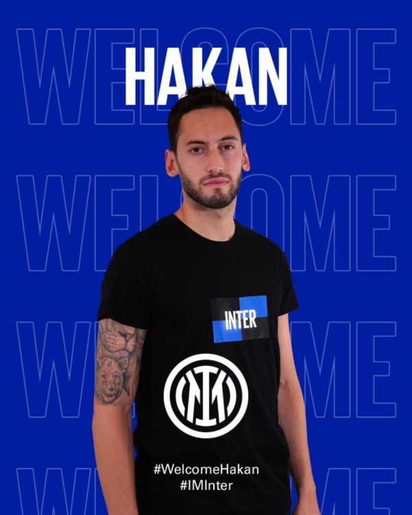 El Inter le dio la bienvenida a Hakan Calhanoglu como nuevo fichaje. (Foto: Inter de Milán)