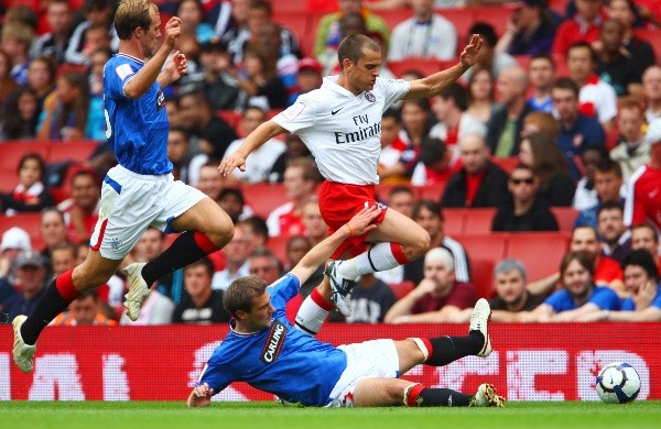 Jérôme Rothen con la camiseta del PSG enfrentando al Rangers (Getty Images)