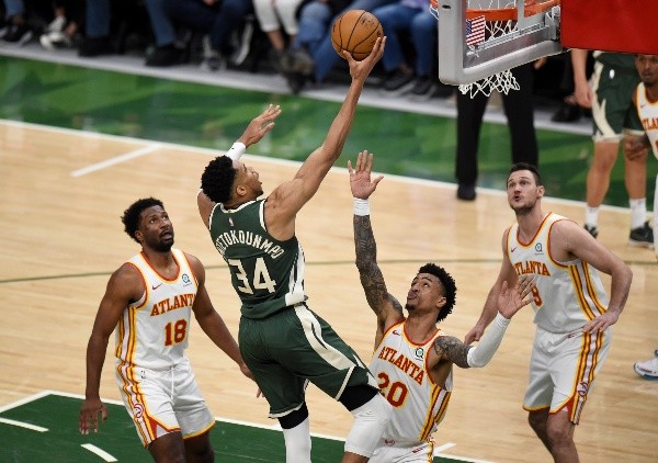 Los 34 puntos de Giannis Antetokounmpo no fueron suficientes para llevarse la victoria. (Foto: Getty)