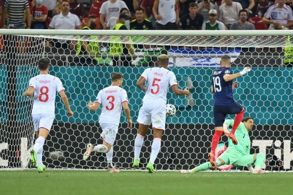 Benzema anotó los goles de la remontada de Francia. Foto: Getty Images