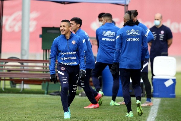 Alexis fue pura alegría en su regreso a la Roja. Foto: ANFP