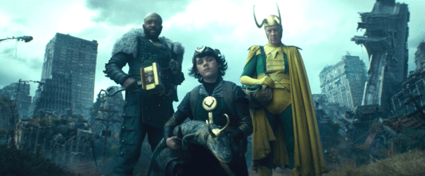 Las versiones de Loki en la escena post créditos del capítulo 4 de la serie Marvel.