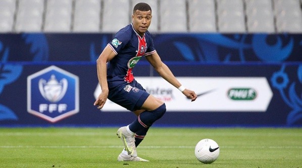 PARIS, FRANCE - MAY 19: Kylian Mbappe of PSG during the French Cup Final match between Paris Saint-Germain (PSG) and AS Monaco (ASM) at Stade de France on May 19, 2021 in Saint-Denis near Paris, France. (Photo by John Berry/Getty Images)