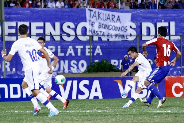 Chile venció como visita a Paraguay rumbo a Sudáfrica y a Brasil. Foto: Agencia Uno.