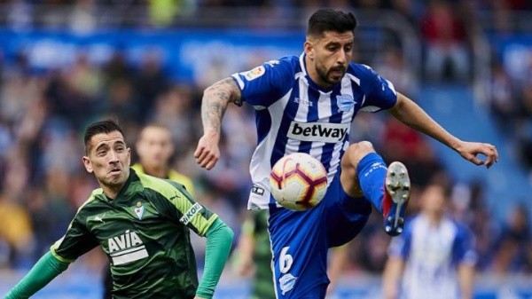 El Toqui emigró hace cuatro años al Alavés, porUS$ 2,5 millones.