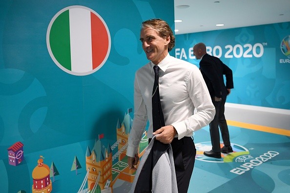 Roberto Mancini feliz con el paso de Italia a la final de la Eurocopa.