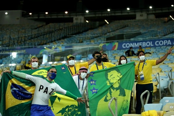 La torcida brasileña quiere hacer sentir la localía (Getty Images)