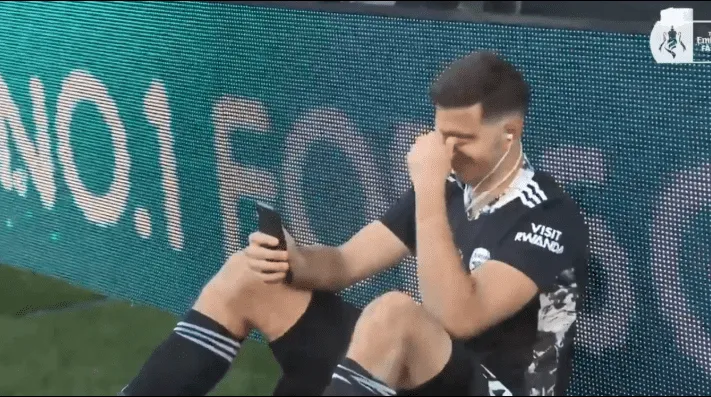 Emiliano Martínez sí tuvo plan de datos cuando salió campeón con el Arsenal