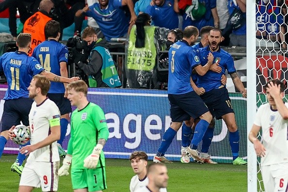 Italia no baja los brazos: empata y complica a Inglaterra en la final.