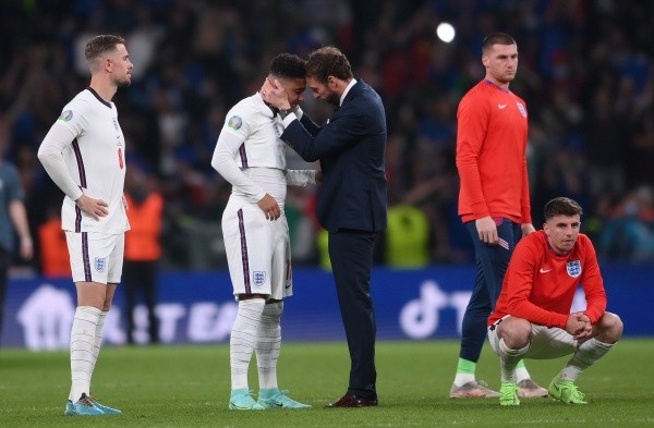 Gareth Southgate está en la cima de la polémica por la derrota de Inglaterra y sus cambios en la Euro 2020. Foto: Getty Images