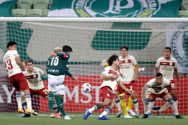 Gómez no solo aporta en defensa, sino también en ataque con goles. Foto: Getty Images