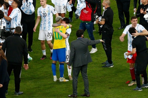 Neymar se emocionó con el título de su amigo Lionel Messi. Foto: Getty Images