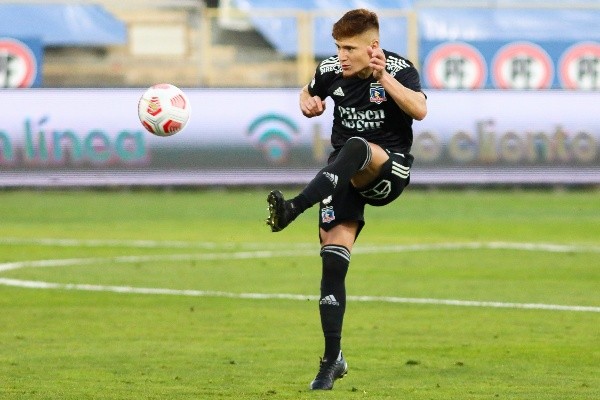 Gil destacó el invicto de ocho fechas sin derrotas de Colo Colo. Foto: Agencia Uno
