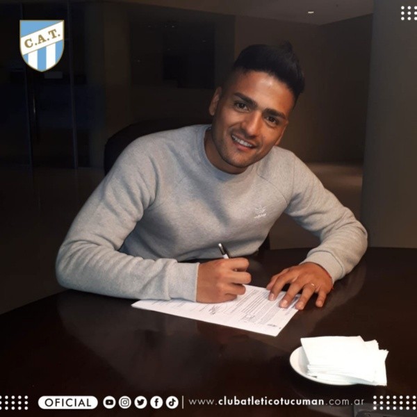 Felipe Campos firmó su contrato y ya es jugador de Atlético Tucumán. Foto: A. Tucumán