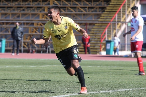 Lautaro sorprende y derrota a Valdivia en el inicio de la 7° fecha del torneo del ascenso. (Foto: Agencia Uno)