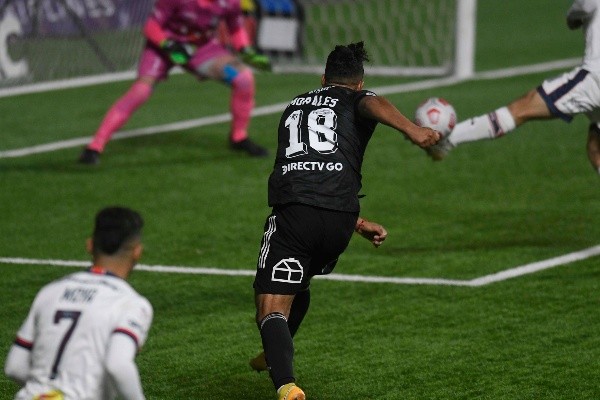 01 DE AGOSTO DE 202Ivan Morales anota su gol, durante el partido valido por la fecha 14 del Campeonato Nacional AFP PlanVital 2021, entre Deportes Melipilla y Colo Colo, disputado en el Estadio Nicolas Chahuan Nazar de La Calera.FOTO: PABLO OVALLE ISASMENDI/AGENCIAUNO