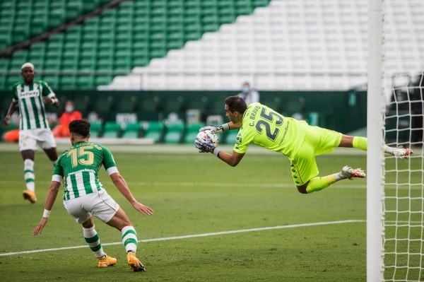 Bravo buscará ganarse la titularidad esta nueva temporada junto al Betis.