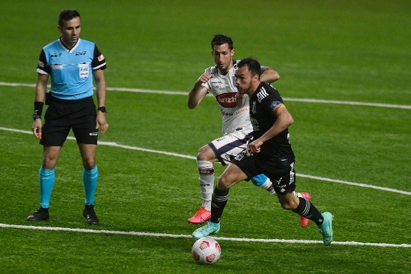01 DE AGOSTO DE 202Gabriel Suazo, durante el partido valido por la fecha 14 del Campeonato Nacional AFP PlanVital 2021, entre Deportes Melipilla y Colo Colo, disputado en el Estadio Nicolas Chahuan Nazar de La Calera.FOTO: PABLO OVALLE ISASMENDI/AGENCIAUNO
