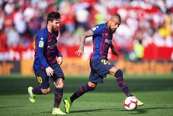 Socios y amigos: el Rey Arturo y Messi en el Barcelona.