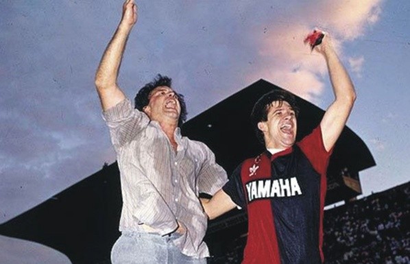 Marcelo Bielsa siempre ha llevado por delante su amor por Newell’s. Foto: Archivo TyC Sports