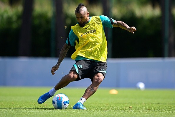 Arturo Vidal lucha por quedarse en el Inter de Milán.