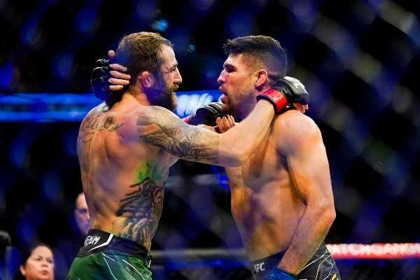 Luque sorprendió a un experto de la sumisión como Chiesa y ganó en el UFC 265. Foto: Getty Images