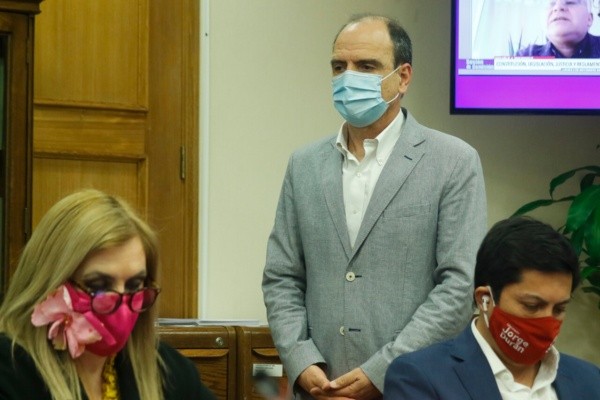 Pamela Jiles (PH) y Jorge Durán (RN). Foto: AgenciaUno