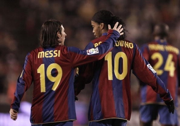 Messi debutó con el 30 en el Barcelona y después ocupó la 19.