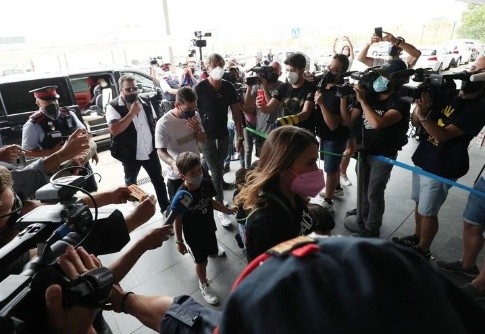 La familia Messi ya viaja rumbo a Francia(FOTO: Olé)