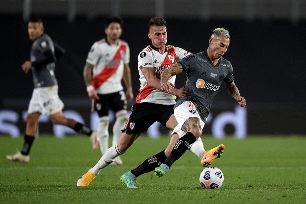 Eduardo Vargas ganó el duelo de chilenos a Paulo Díaz tras el triunfo de Atlético Mineiro ante River Plate. Foto: Getty Images
