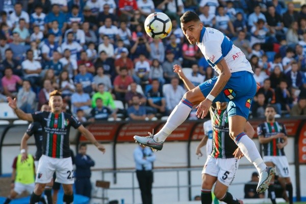 Ampuero ha sufrido con las lesiones y no ha logrado tener continuidad en su segunda etapa en la UC.