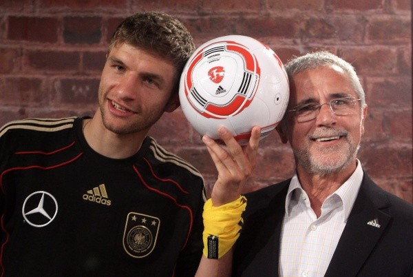 Gerd Müller junto a Thomas Müller - Getty