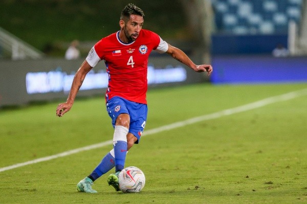 Mauricio Isla se aburrió de los cahuines y negó aventura romántica. Foto: Agencia Uno