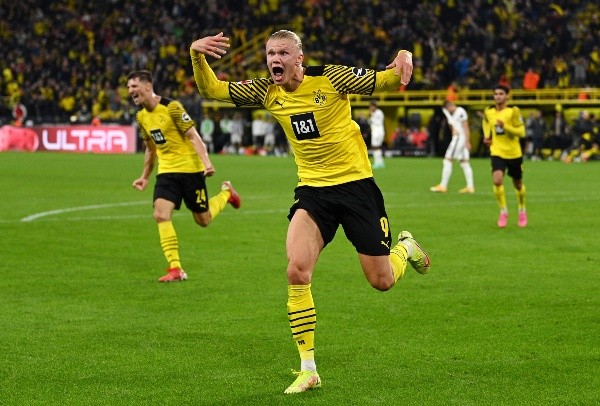 Erling Haaland celebró con todo el gol de la victoria del Dortmund. (Foto: Getty Images)