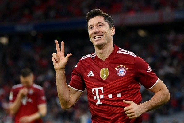 Robert Lewandowski alcanzó sus 300 goles con Bayern Munich. (Foto: Getty Images)