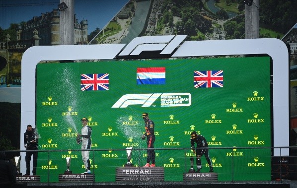 El podio de la “carrera” del GP de Bélgica. (Foto: Getty Images)