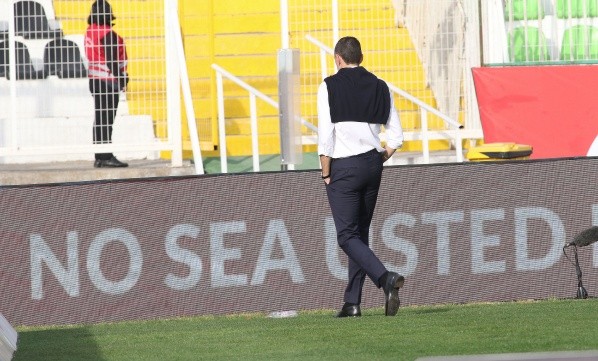 La era Poyet en Universidad Católica estaría llegando a su fin. Foto: Agencia Uno