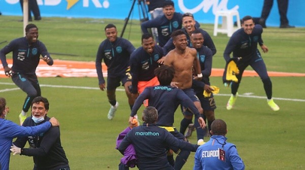 Ecuador confirma que recibe a Chile con público en las gradas