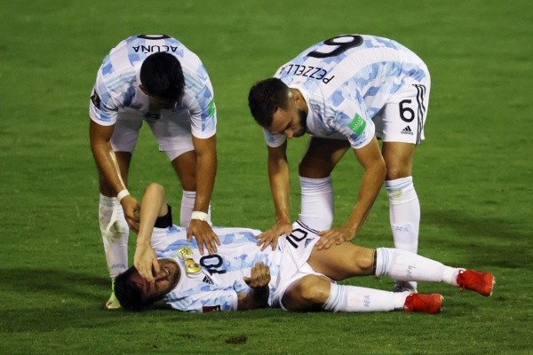 Lionel Messi sufrió una escalofriante patada ante Venezuela. (Foto: Getty Images)