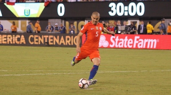 El campeón de América decidió colgar los botines a los 35 años.