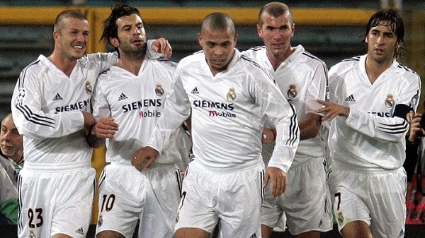 De izquierda a derecha Beckham, Figo, Ronaldo, Zidane y Raúl (archivo)