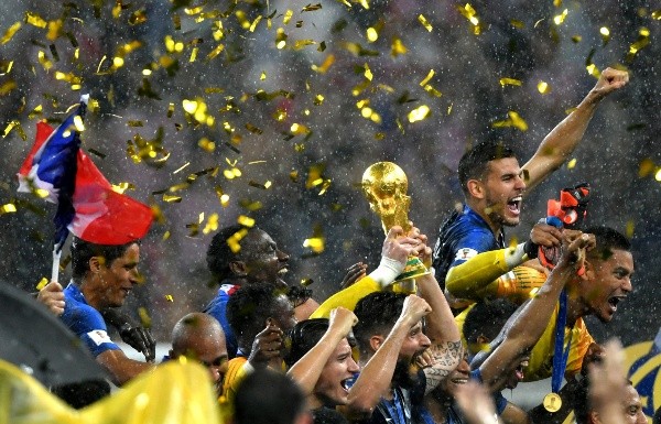 Los franceses levantan la Copa del Mundo en Rusia 2018 (Getty)
