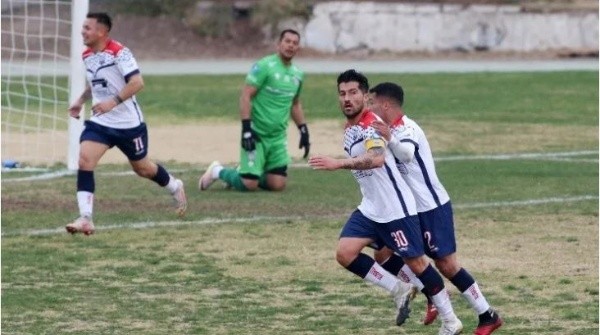 Deportes Recoleta es el líder del torneo. (Foto: Agencia Uno).