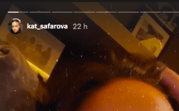 Katerina Safarova agarra confianza y se muestra desde la casa de Alexis Sánchez.(3)